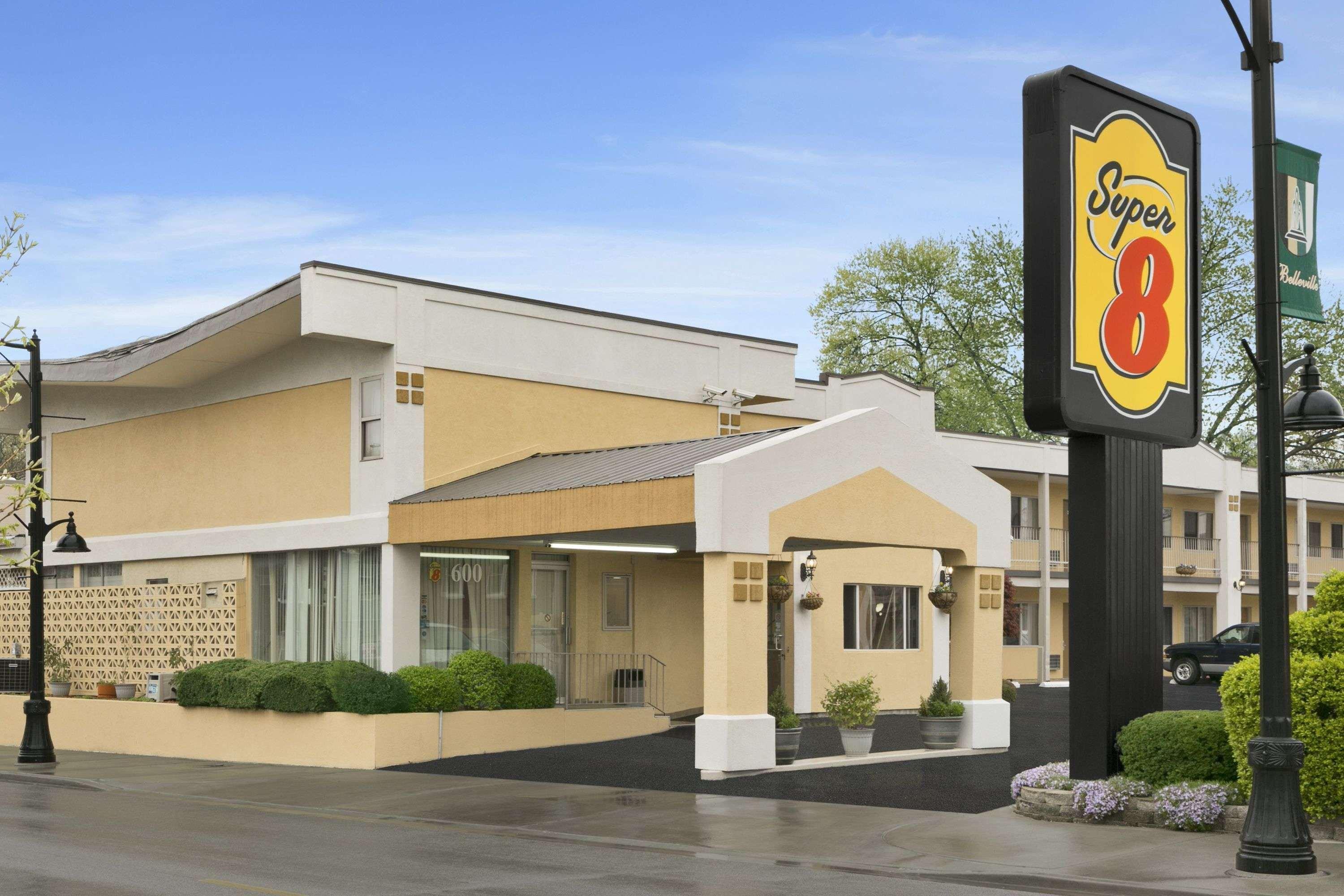 Super 8 By Wyndham Belleville St. Louis Area Exterior foto