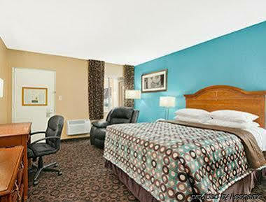 Super 8 By Wyndham Belleville St. Louis Area Exterior foto
